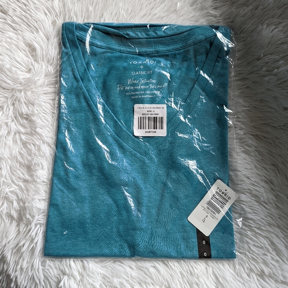 Sold Torrid enamel blue girlfriend tee size 0 Large (12) - Picture 1 of 3